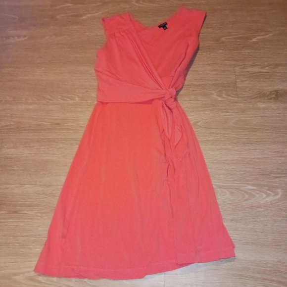 Ann Taylor Dresses & Skirts - Ann Taylor wrap dress